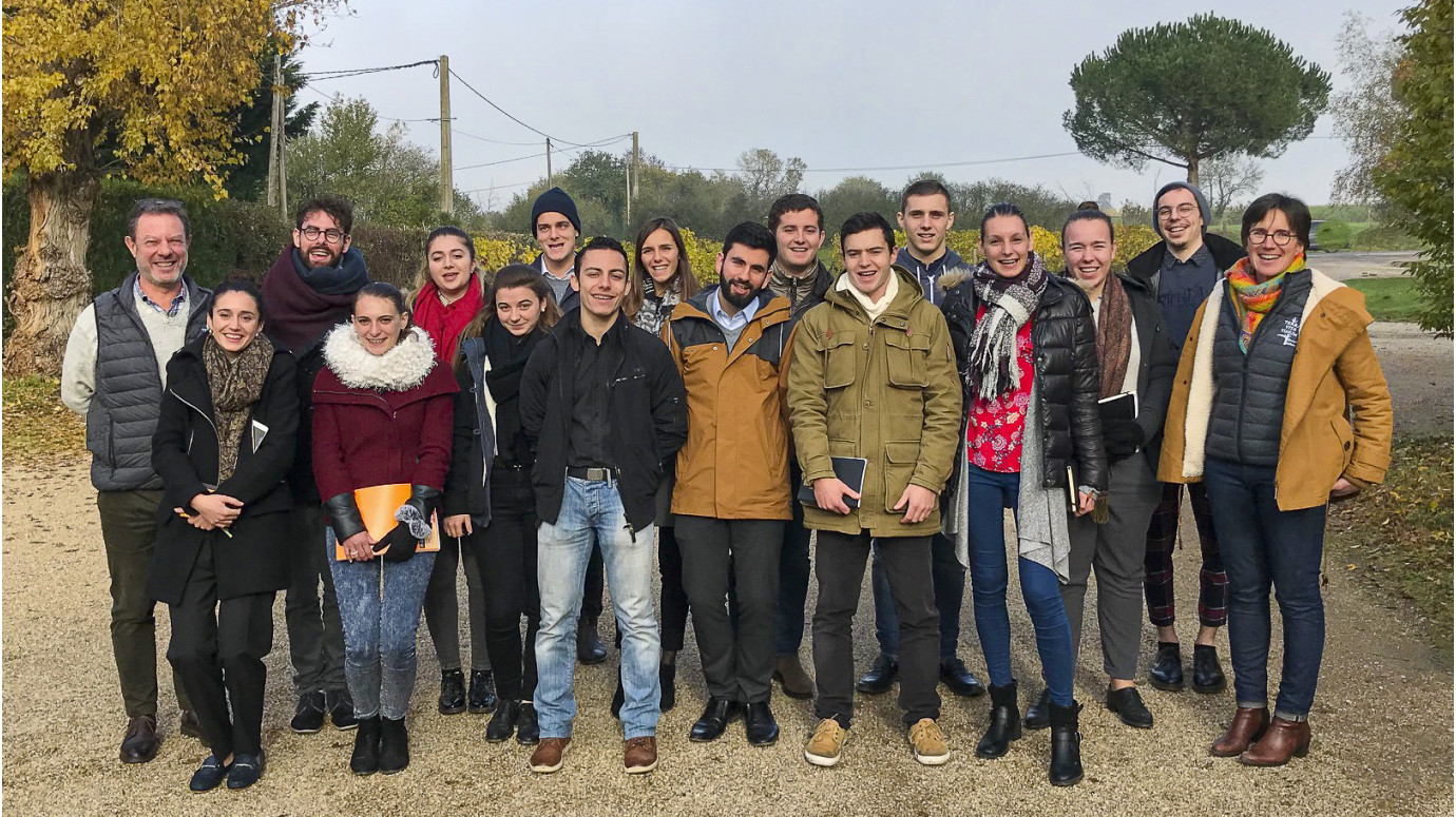 Sud Formation de Béziers sommelier students visiting the domaine